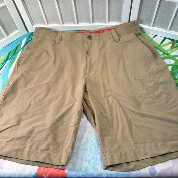 Under Armour Shorts Size 36 - Picture 1 of 11